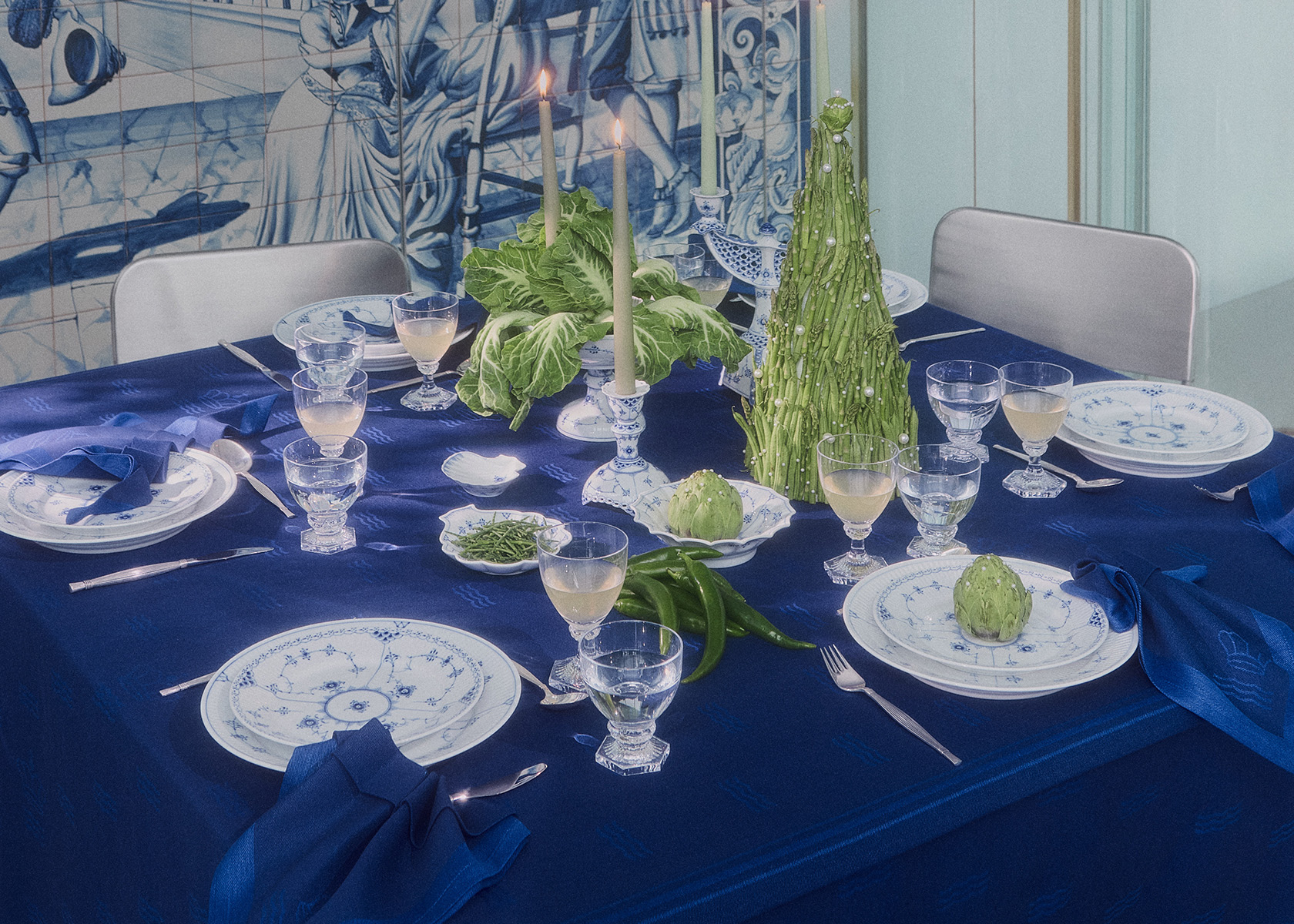 The new Waves tablecloth and napkins